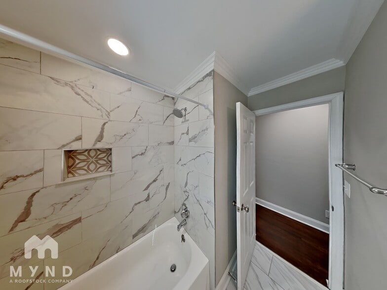 Building Photo - 2408 Dora Dr