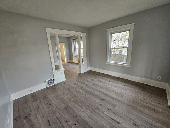 Building Photo - 1852 E 32nd St