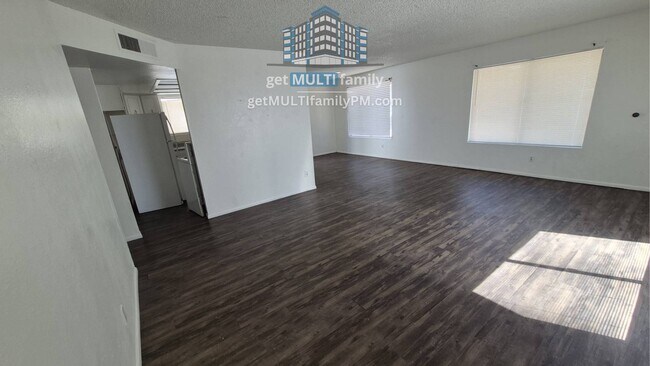 Building Photo - 334 N McQueen Rd