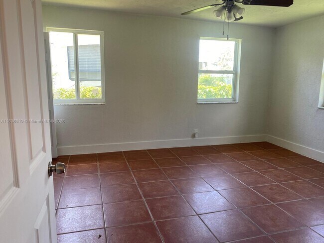 Building Photo - 1124 NW 100th Terrace