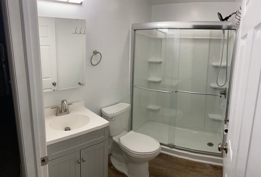 Building Photo - 1808 Mary St