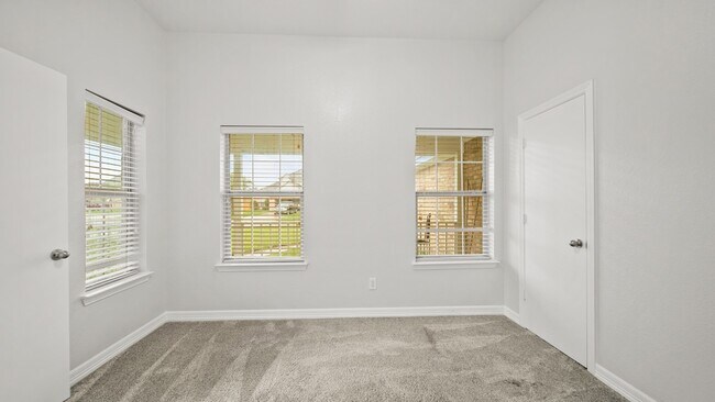 Building Photo - 15218 Arnold