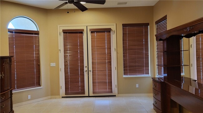 Building Photo - 6301 Vista Laguna Dr