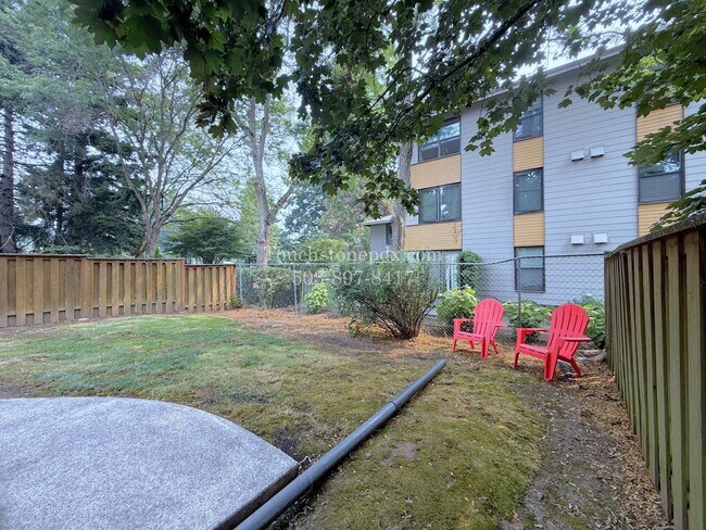Building Photo - 120 SE 176th Pl