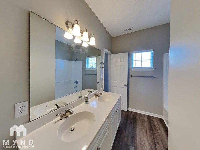 Building Photo - 6454 Mallard View Ln