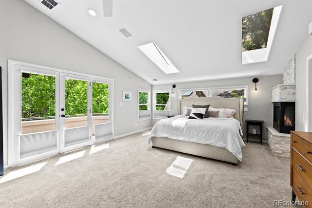 Building Photo - 1065 S Race St