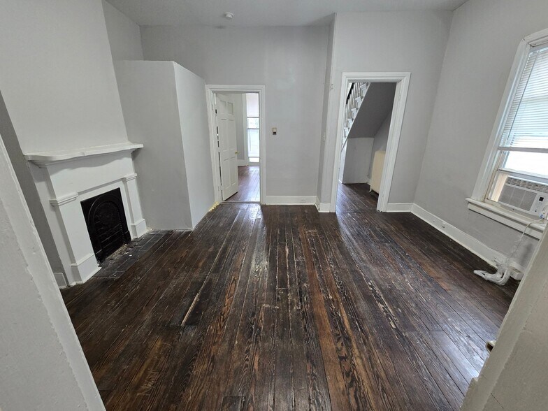 Building Photo - 709 Idlewood Ave