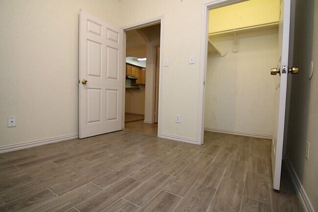 Building Photo - 9400 Bellaire Blvd