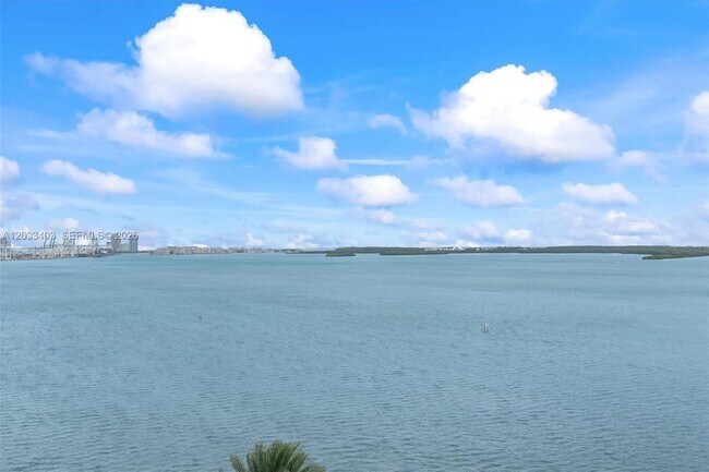 Building Photo - 1331 Brickell Bay Dr