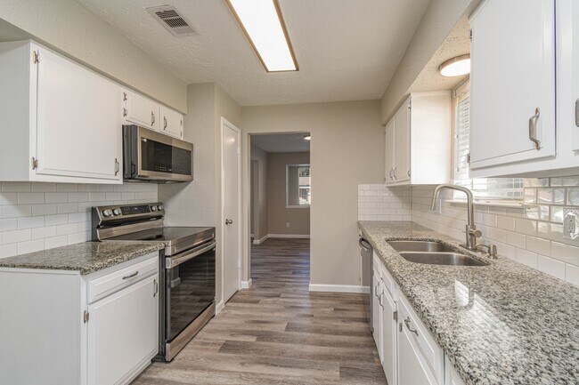 Building Photo - 4318 Burkegate Dr