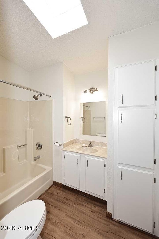 Building Photo - 6249 S Pinehurst Dr