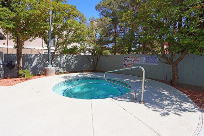 Building Photo - 360 E Desert Inn Rd