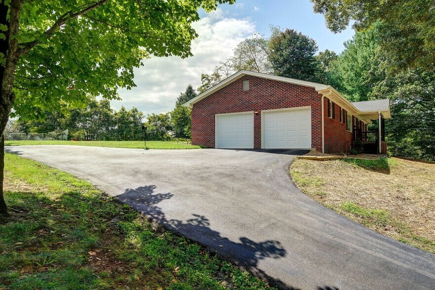 Building Photo - 2510 Catherine St