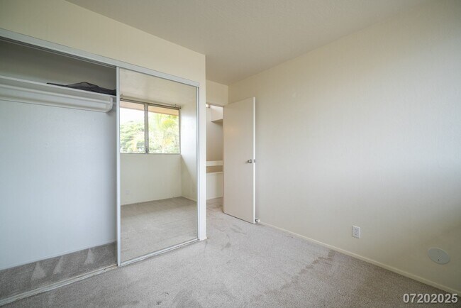 Building Photo - $3,200 / 3br - 1370ft2 - Quaint and Cozy 3...