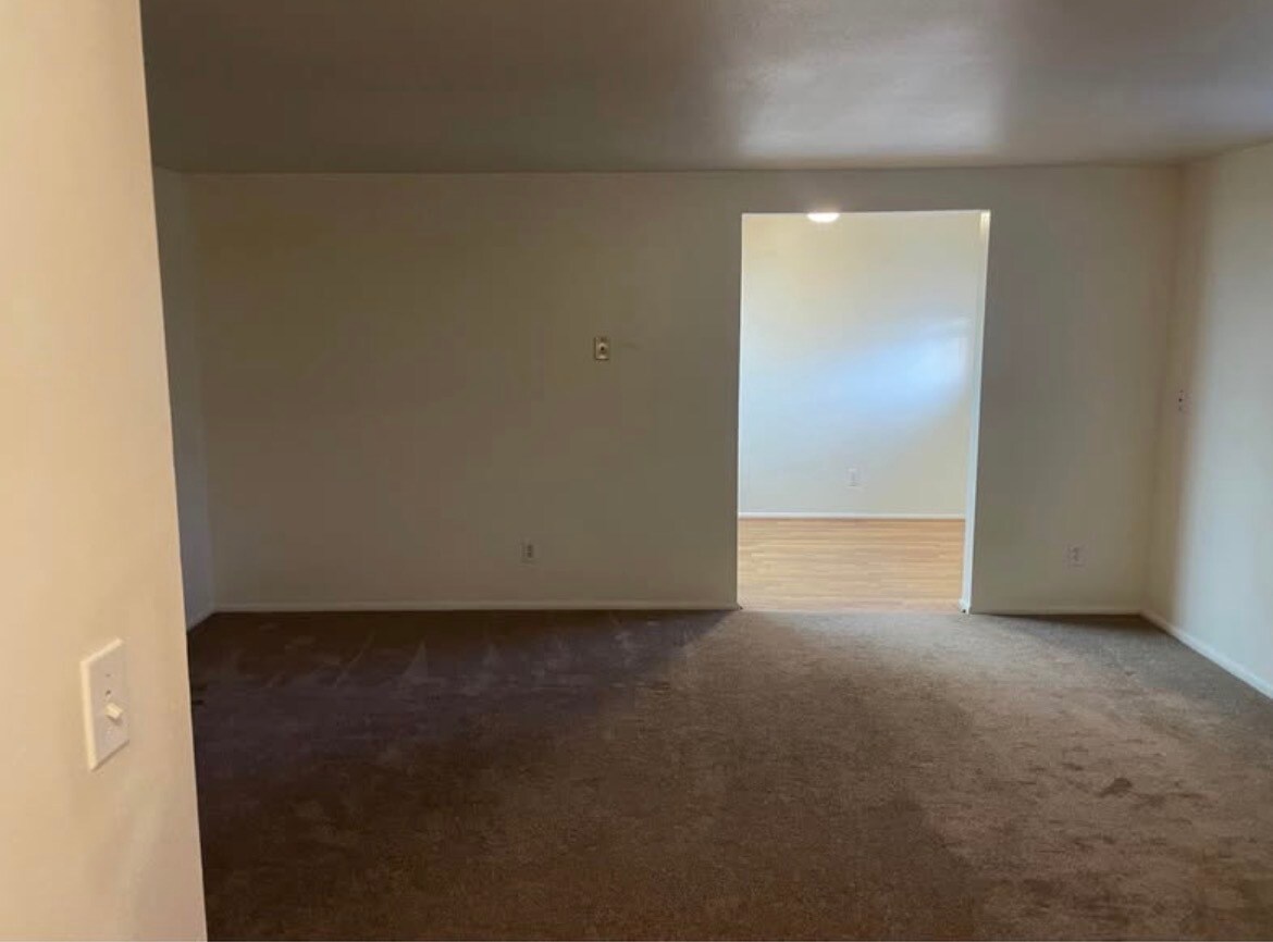 Building Photo - 1637 Avalon Rd