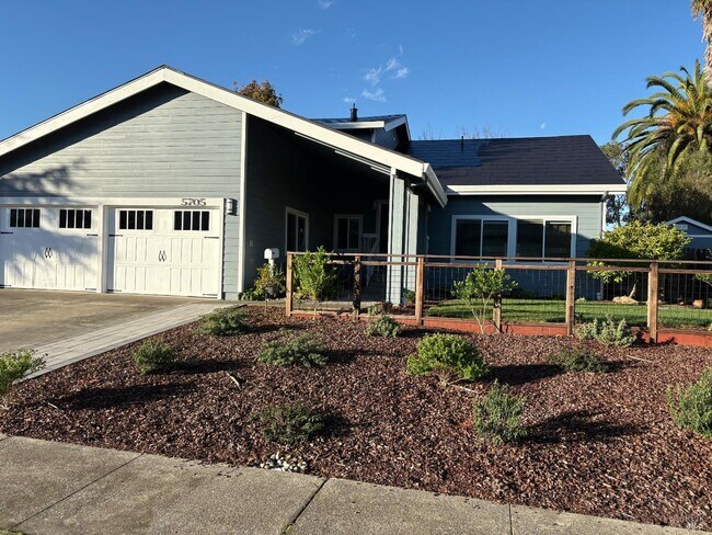 Building Photo - 5705 Davis Cir