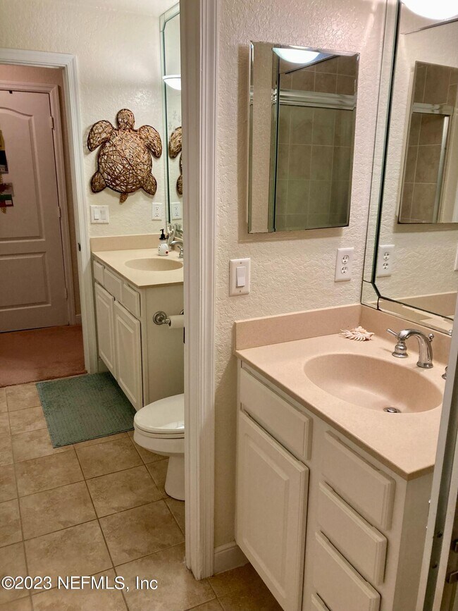 Building Photo - 201 25th Ave S