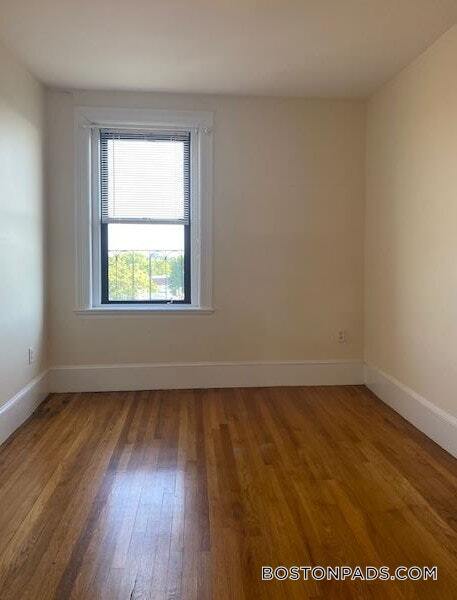 Building Photo - 881 Massachusetts Ave