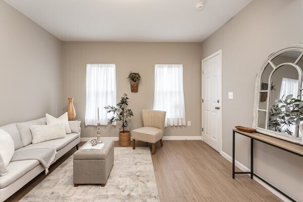 Building Photo - 31 Hicks St