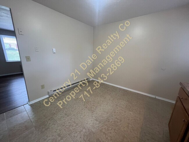 Building Photo - 2 Bedroom, 1.5 Bath in Dallastown
