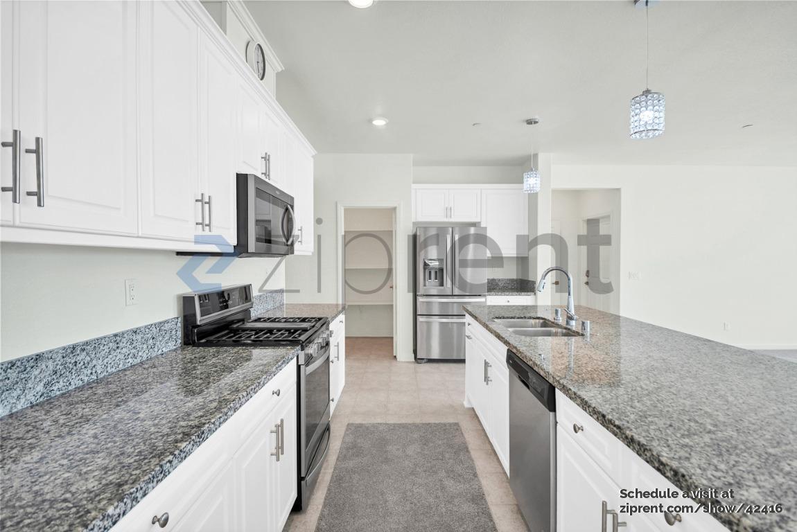 Building Photo - 41207 Alegria Ln