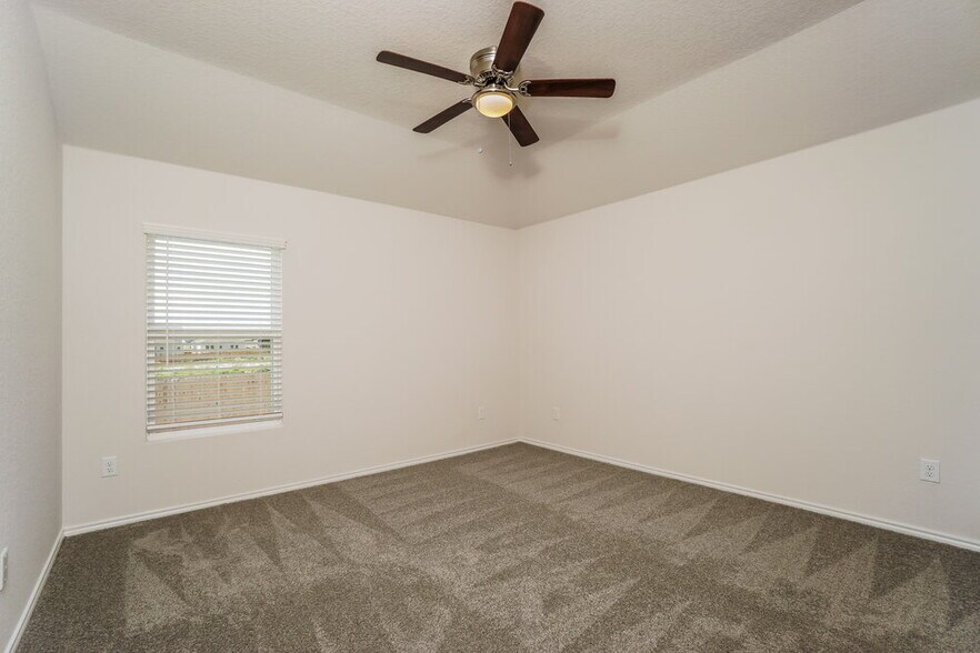Building Photo - 211 TX-211