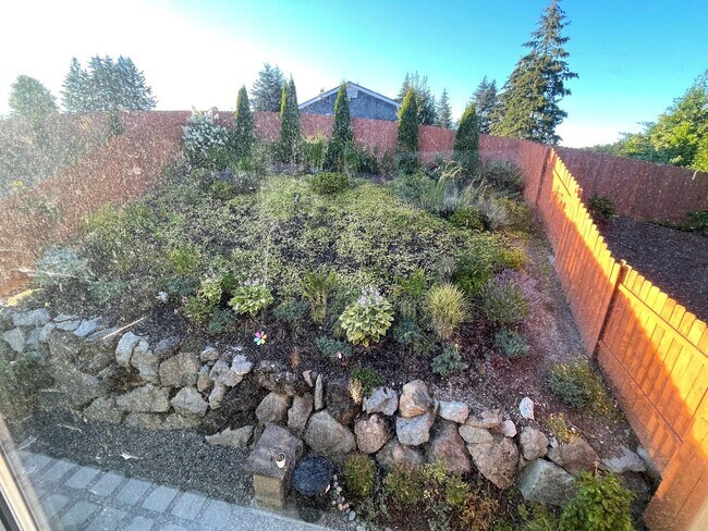 Building Photo - 4 Bedroom Home in Silverdale's Woodbridge Crossing!