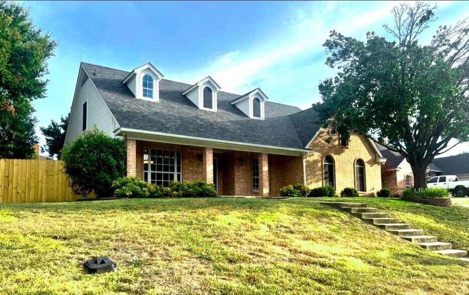 Building Photo - 127 Mockingbird Ln