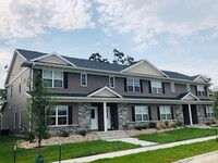 Building Photo - Villas at The Hub Townhome - 3 Bed/2.5 Bath