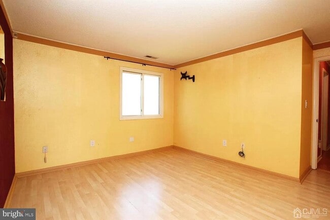 Building Photo - 818 Ravens Crest Dr