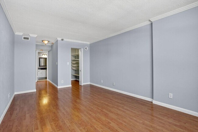 Building Photo - 1500 N Ocean Blvd