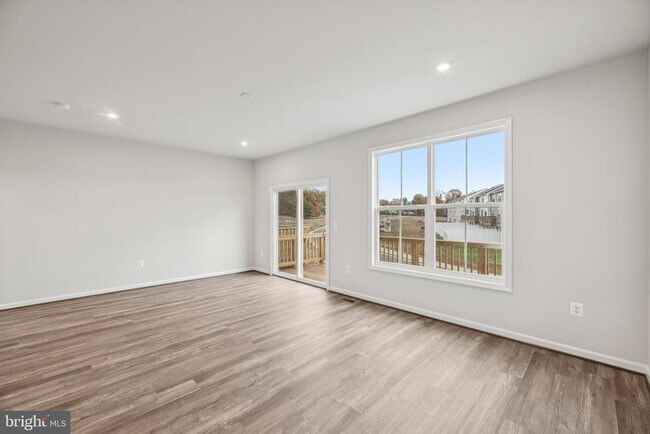 Building Photo - 8816 Selby Ct