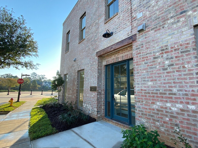 Building Photo - 1028 Bridgewater Ave