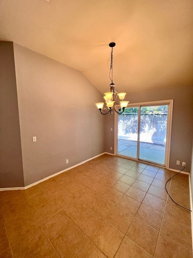 Building Photo - Steeds Crossing / One Story / 3 bedrooms, 2 bath, 2 living / Pflugerville ISD