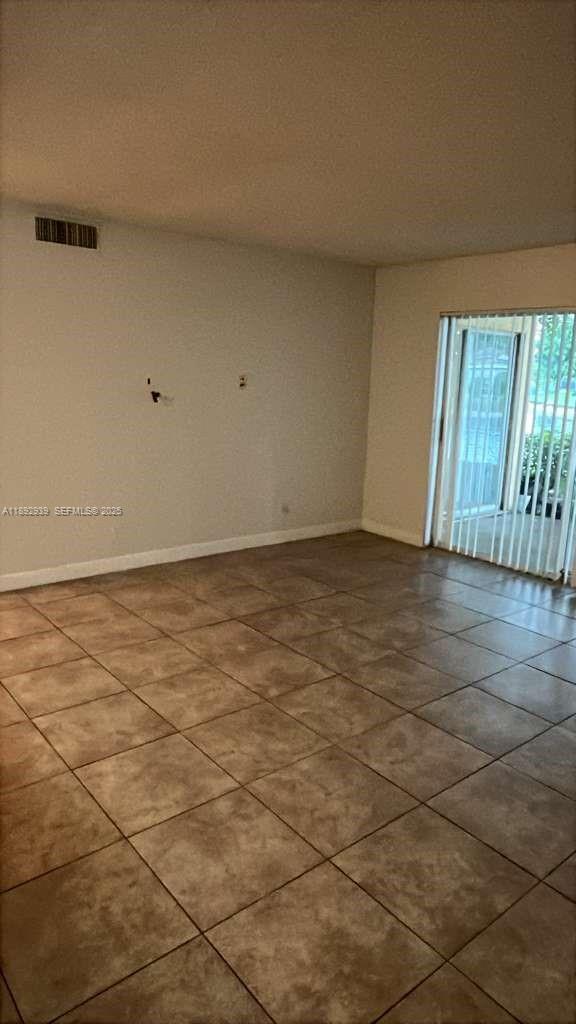 Building Photo - 7640 Westwood Dr