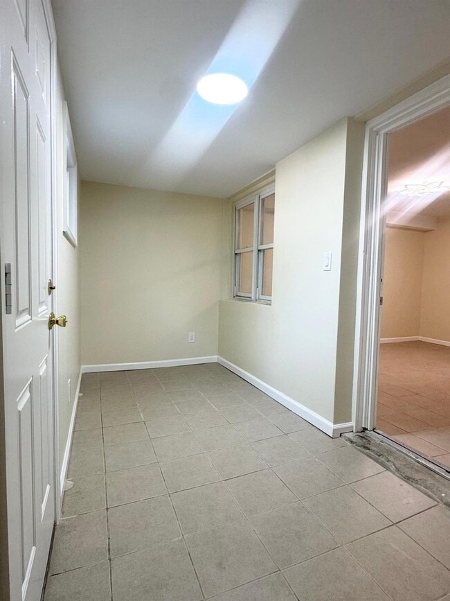 Building Photo - 2238 Lacombe Ave