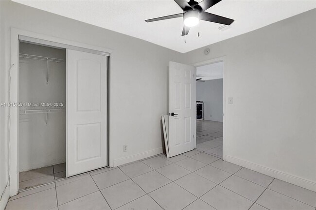 Building Photo - 6661 Meade St