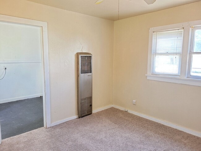 Building Photo - rw1421