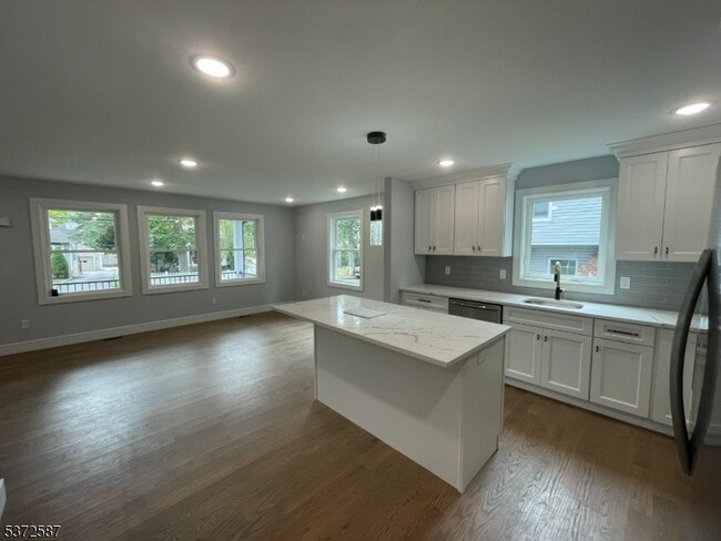 Building Photo - 61 Smull Ave