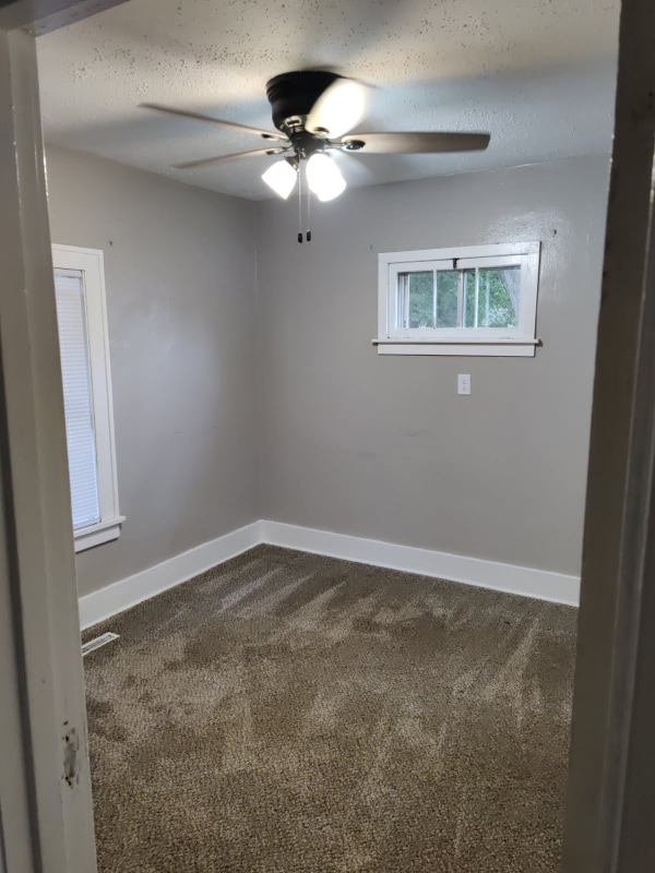 Building Photo - 122 Walnut St