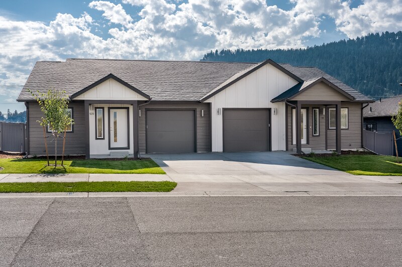 Building Photo - 120 W View Dr