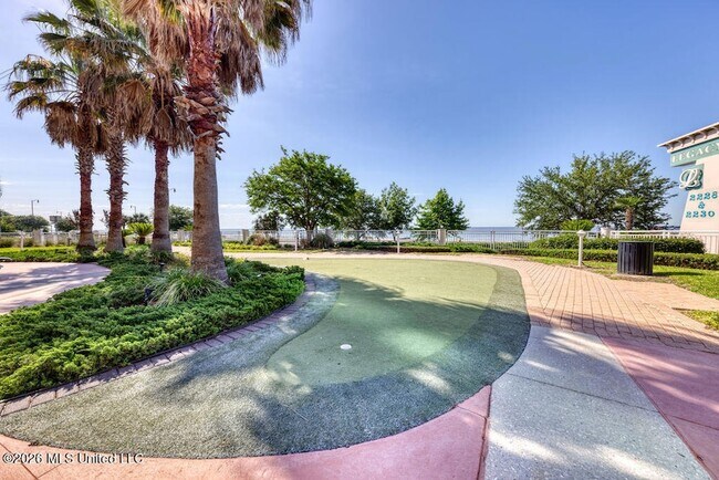 Building Photo - 2228 Beach Dr