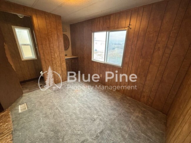 Building Photo - 511 US-26