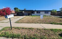Building Photo - 6841 E Stella Rd