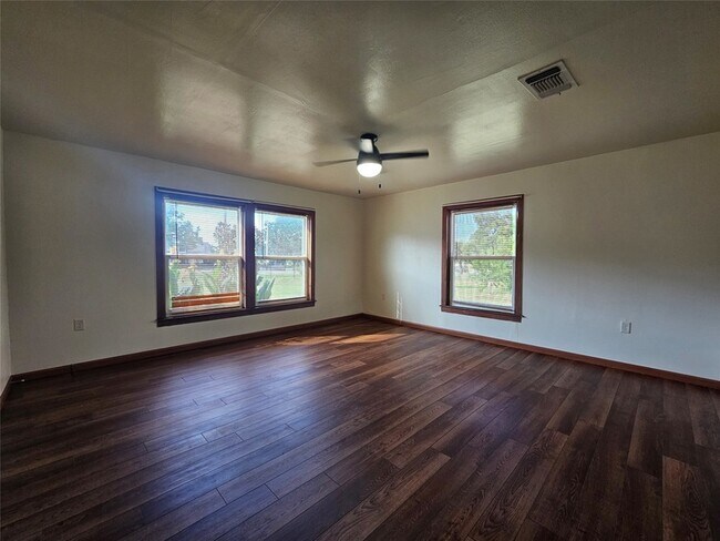 Building Photo - 2901 Ranger Hwy
