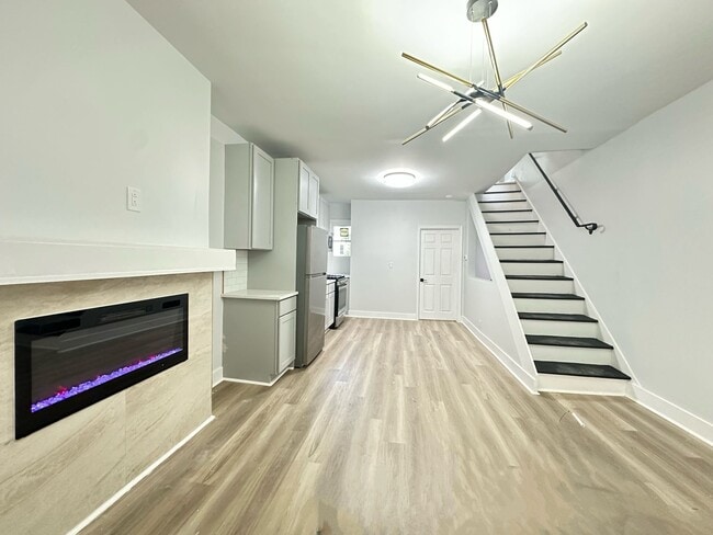Primary Photo - 276 Montana St