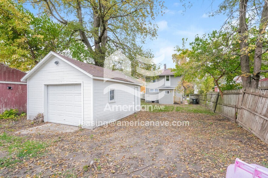 Building Photo - 1712 E Bowman St