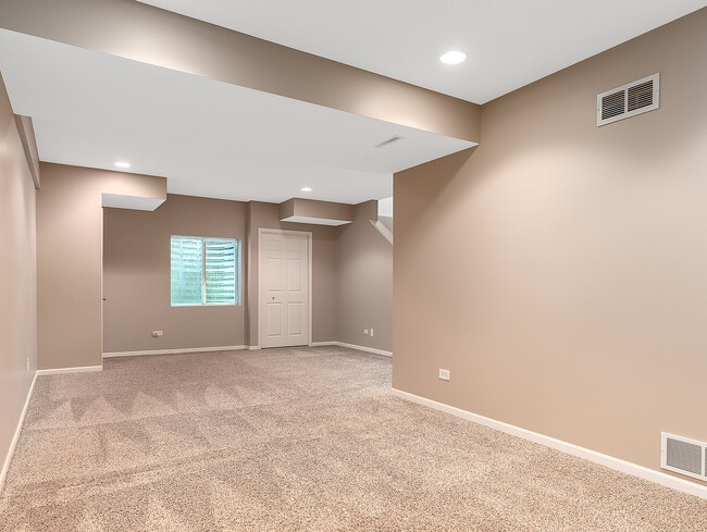 Building Photo - 155 Gillett St