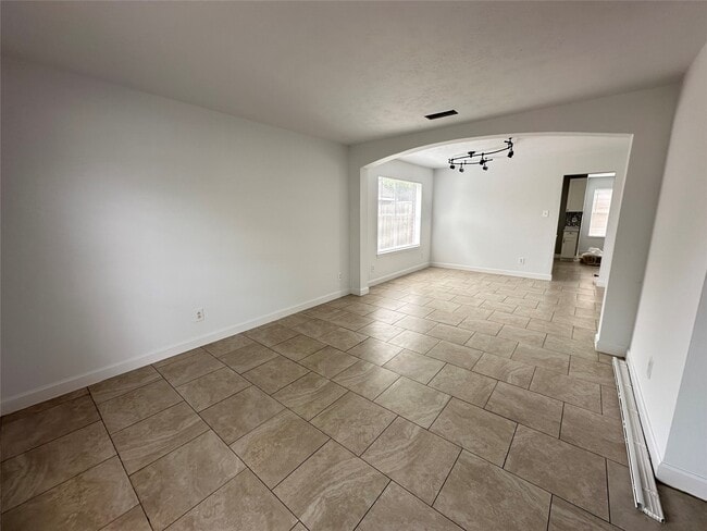 Building Photo - 19939 Arbor Creek Dr