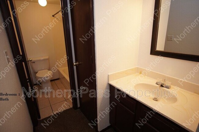 Building Photo - 11604 Gordon Bays Way